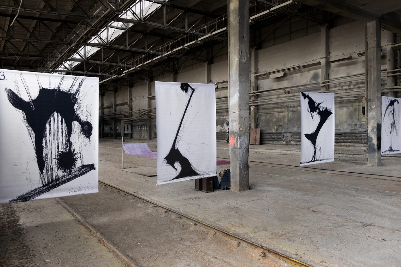 "Słońce zgasić, ptaszki pozabijać". Akcja artystyczna: Jan Gostyński, fot. Mariusz Filipowicz, Arkadiusz Glegoła, Maciej Januszewski, Henryk Gostyński.