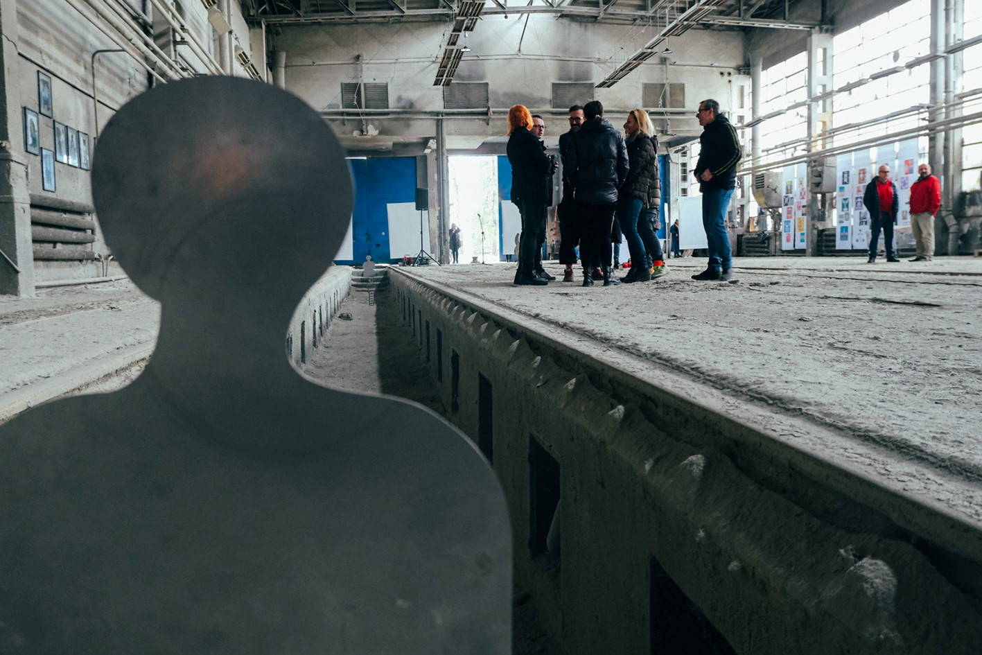 "Słońce zgasić, ptaszki pozabijać". Akcja artystyczna: wernisaż, fot. Mariusz Filipowicz, Arkadiusz Glegoła, Maciej Januszewski, Henryk Gostyński.