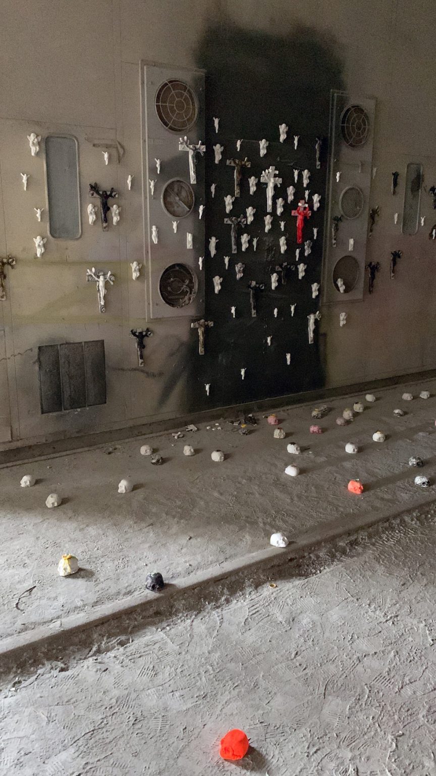 "Słońce zgasić, ptaszki pozabijać". Akcja artystyczna: Stanisław Wójcik, fot. Mariusz Filipowicz, Arkadiusz Glegoła, Maciej Januszewski, Henryk Gostyński.