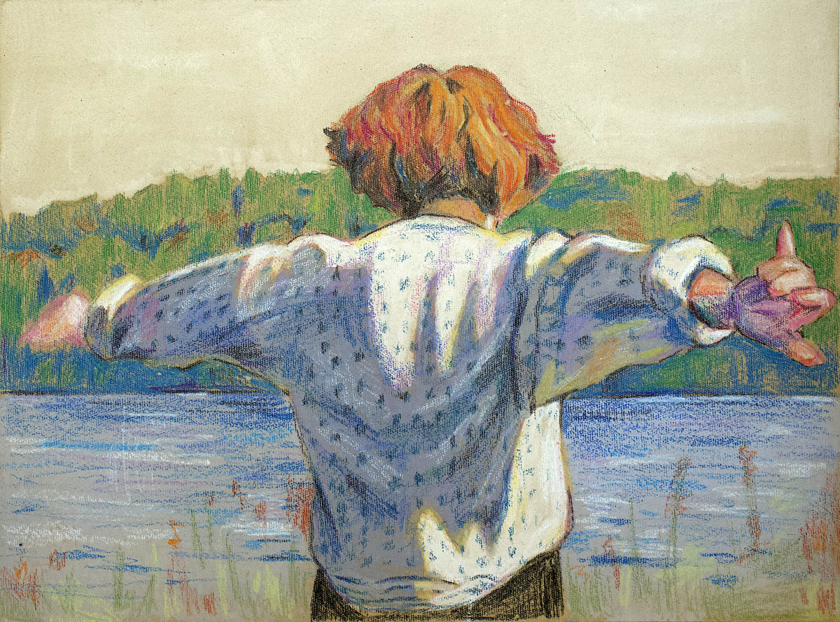 Przedstawiona od tyłu biegnąca kobieta o rudych włosach w białym swetrze w czarne kropki na tle widoku jeziora.