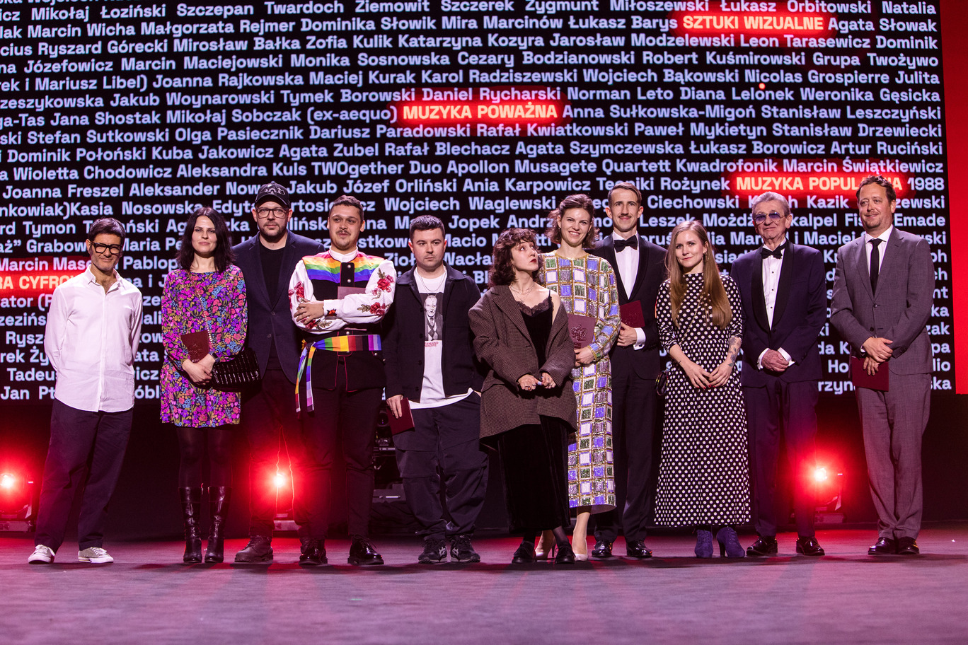 Zdjęcie grupowe laureatów gali