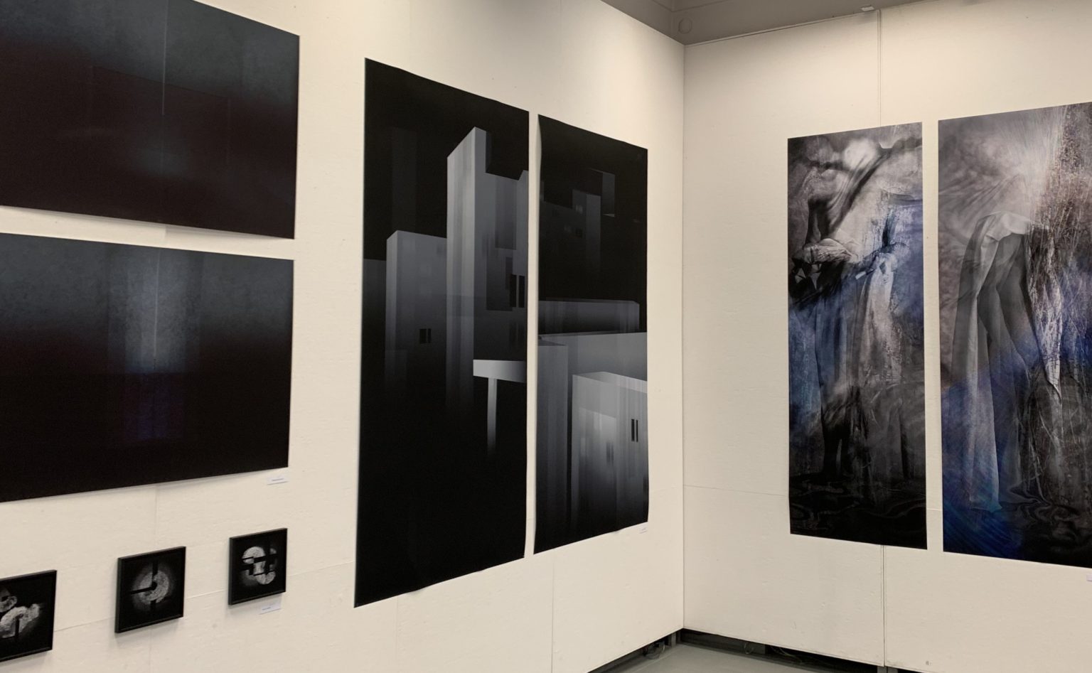 Wernisaż wystawy "REZONANS 4", 9 maja 2023, Galeria Pracowni nr 6, Wydział Grafiki ASP w Warszawie.