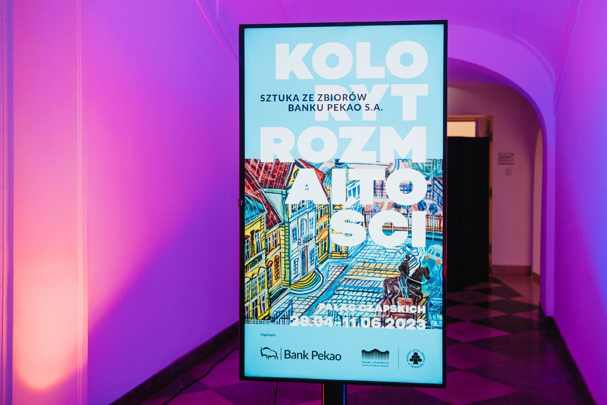 Plakat promujący wystawę we wnętrzu