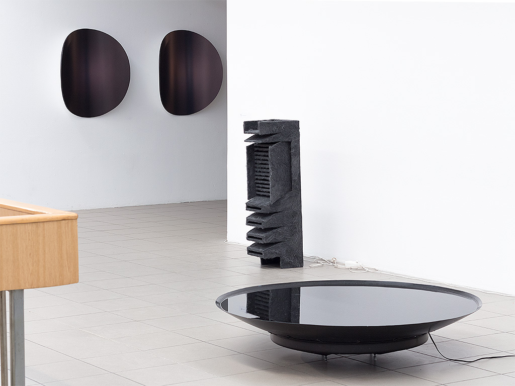 "Playpen". Wystawa Mateusza Dąbrowskiego w Galerii Sztuki Współczesnej BWA w Katowicach.. Materiały organizatora.