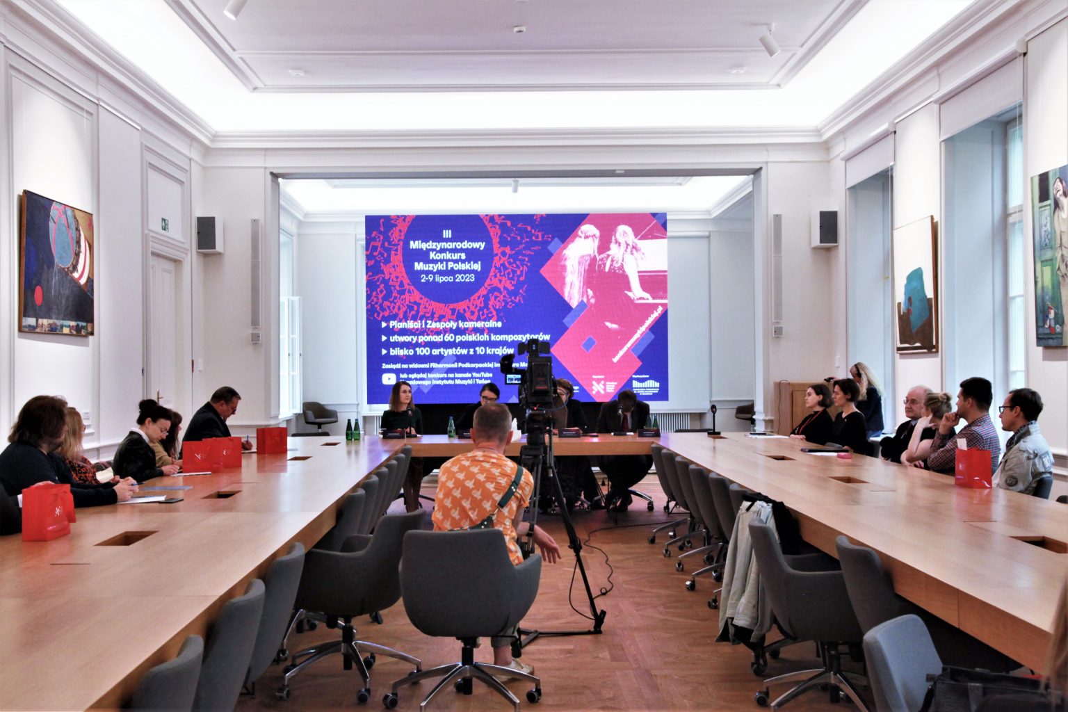 Zdjęcie ogólne sali konferencyjnej