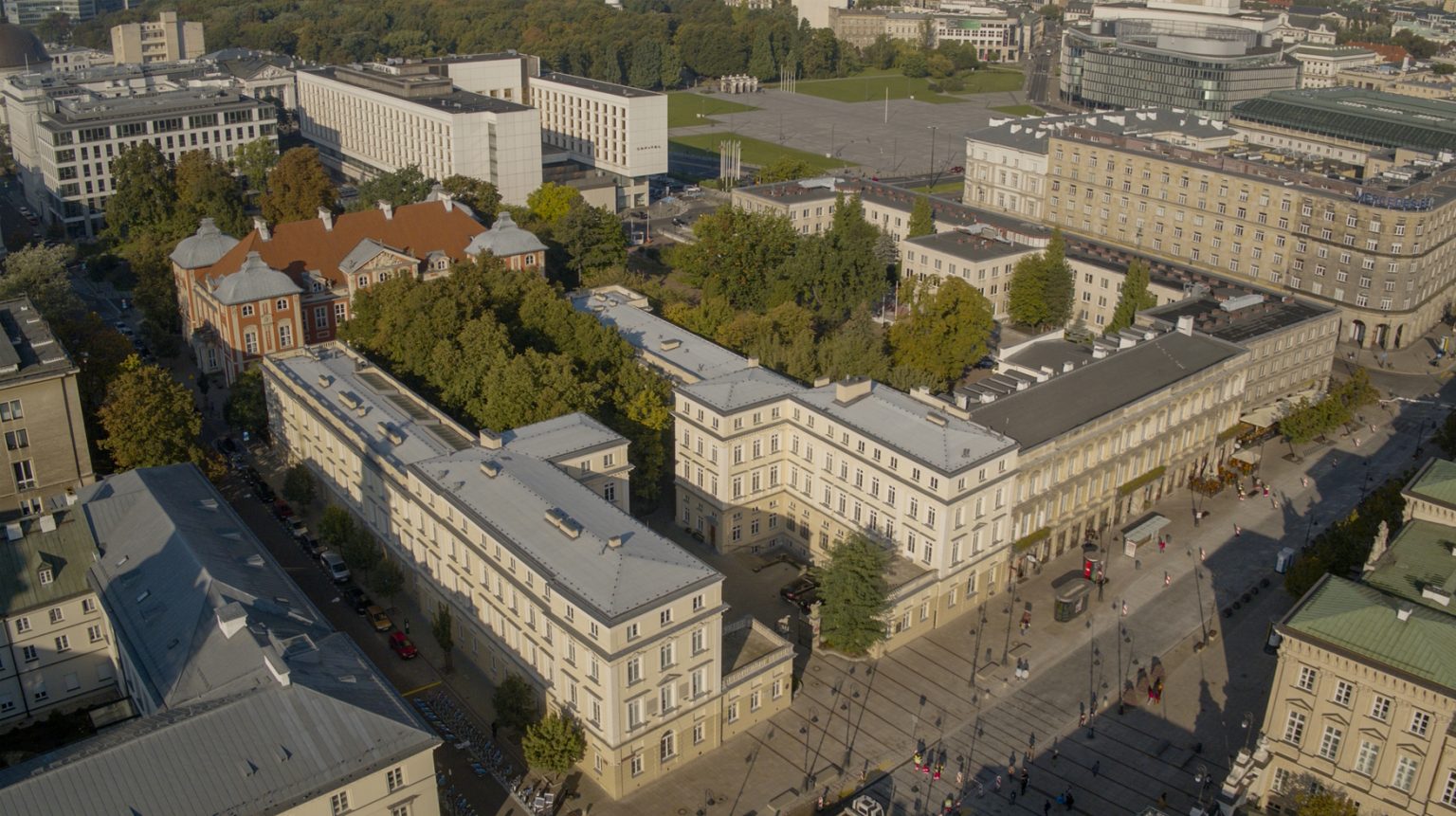 Widok z drona na kampus na Krakowskim Przedmieściu