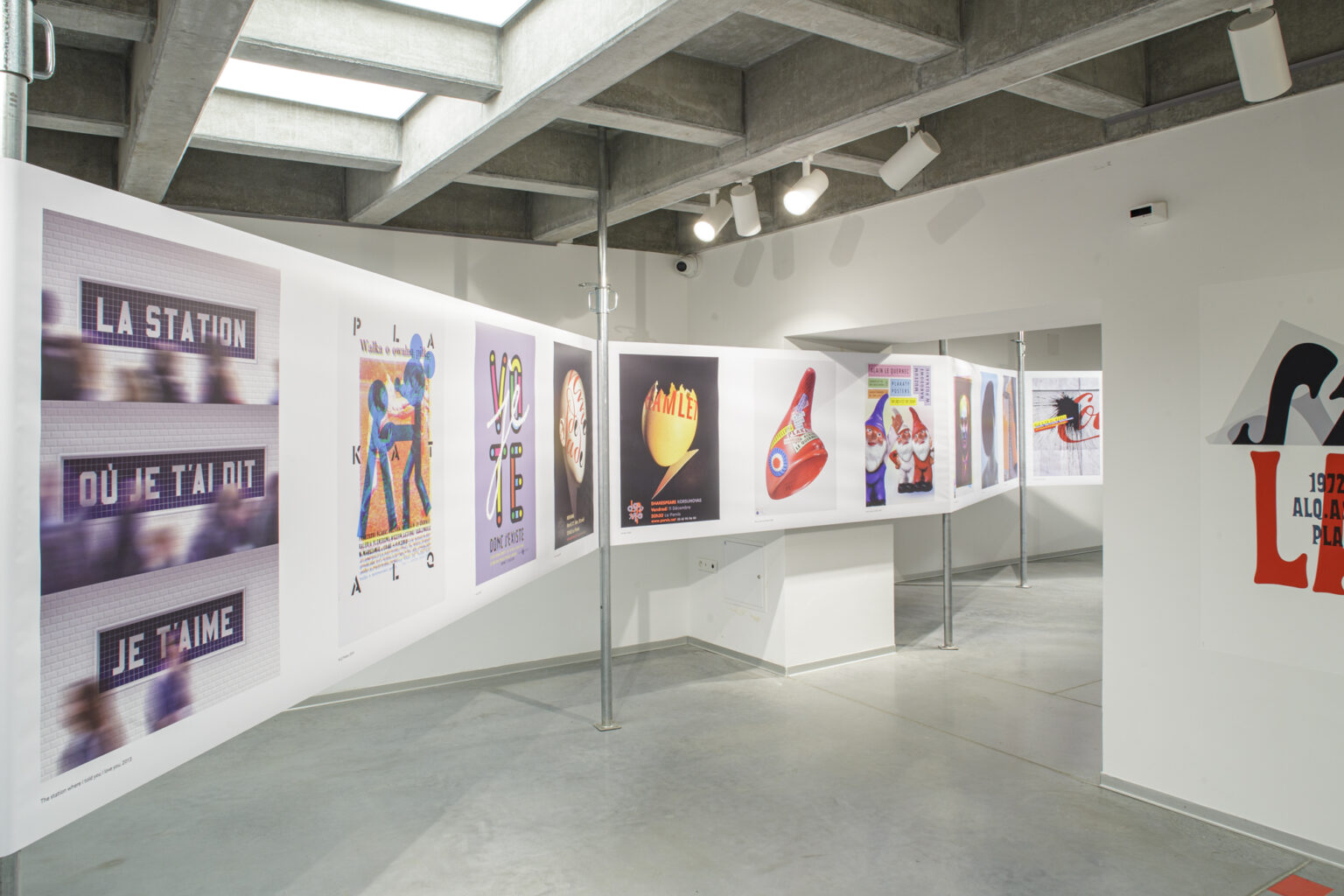 Zdjęcie ekspozycji plakatów.