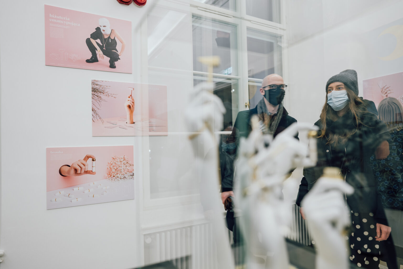 Widok wystawy prac dyplomowych.