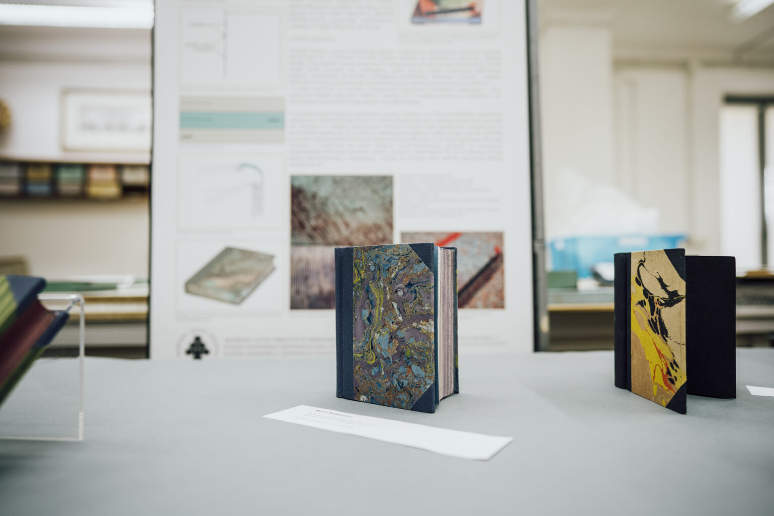 Okładki książek na wystawie