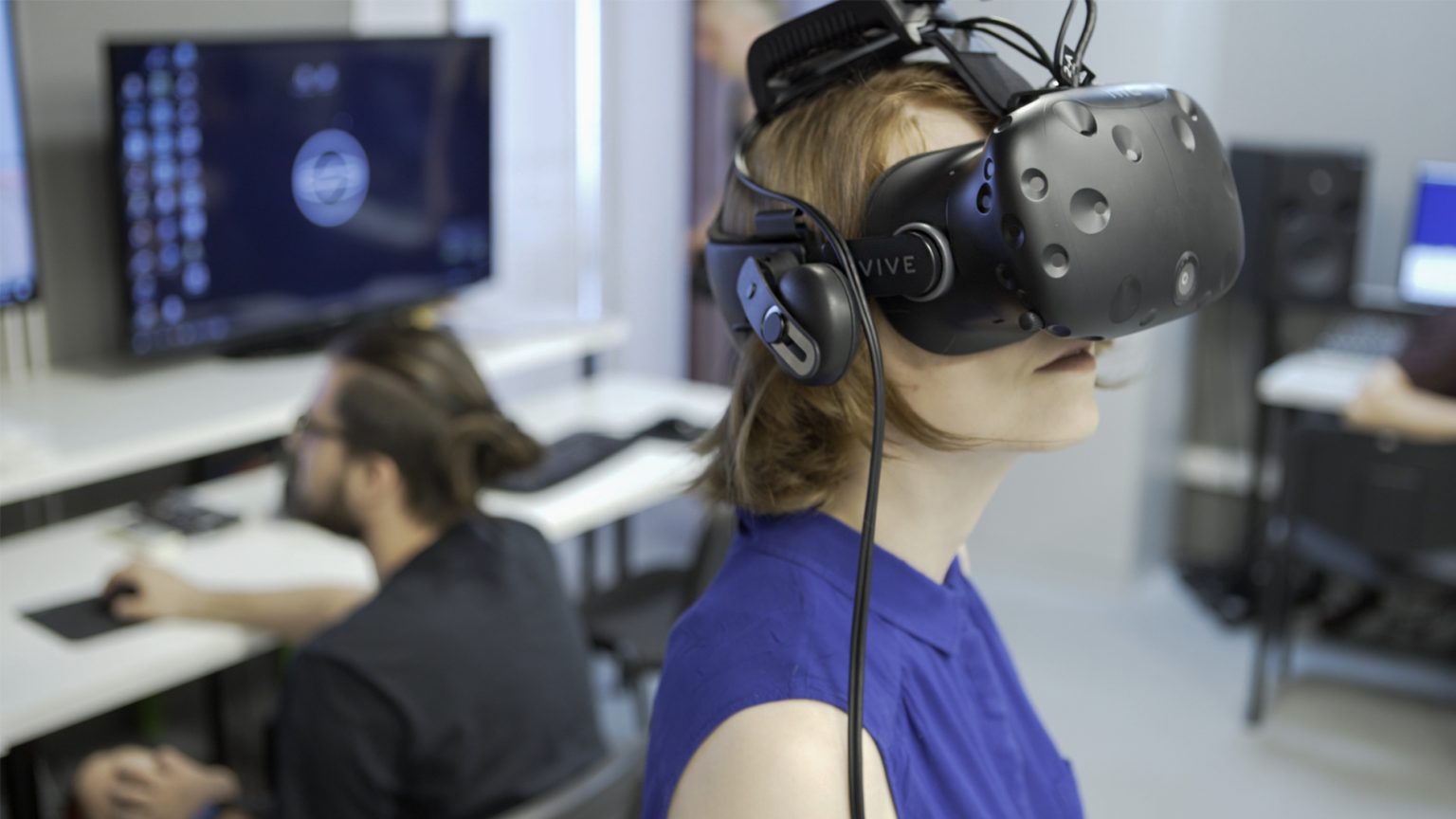 studentka w googlach vr
