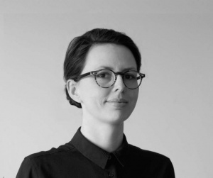 Zdjęcie portretowe Moniki Waraxy