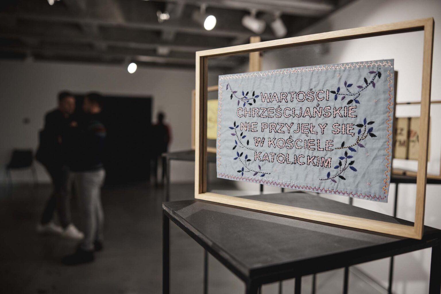 Haftowany eksponat na wystawie