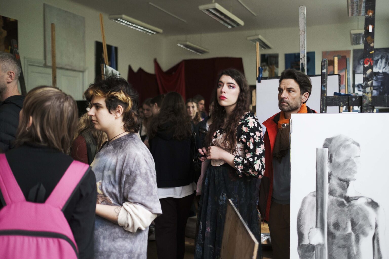 grupa osób w pracowni