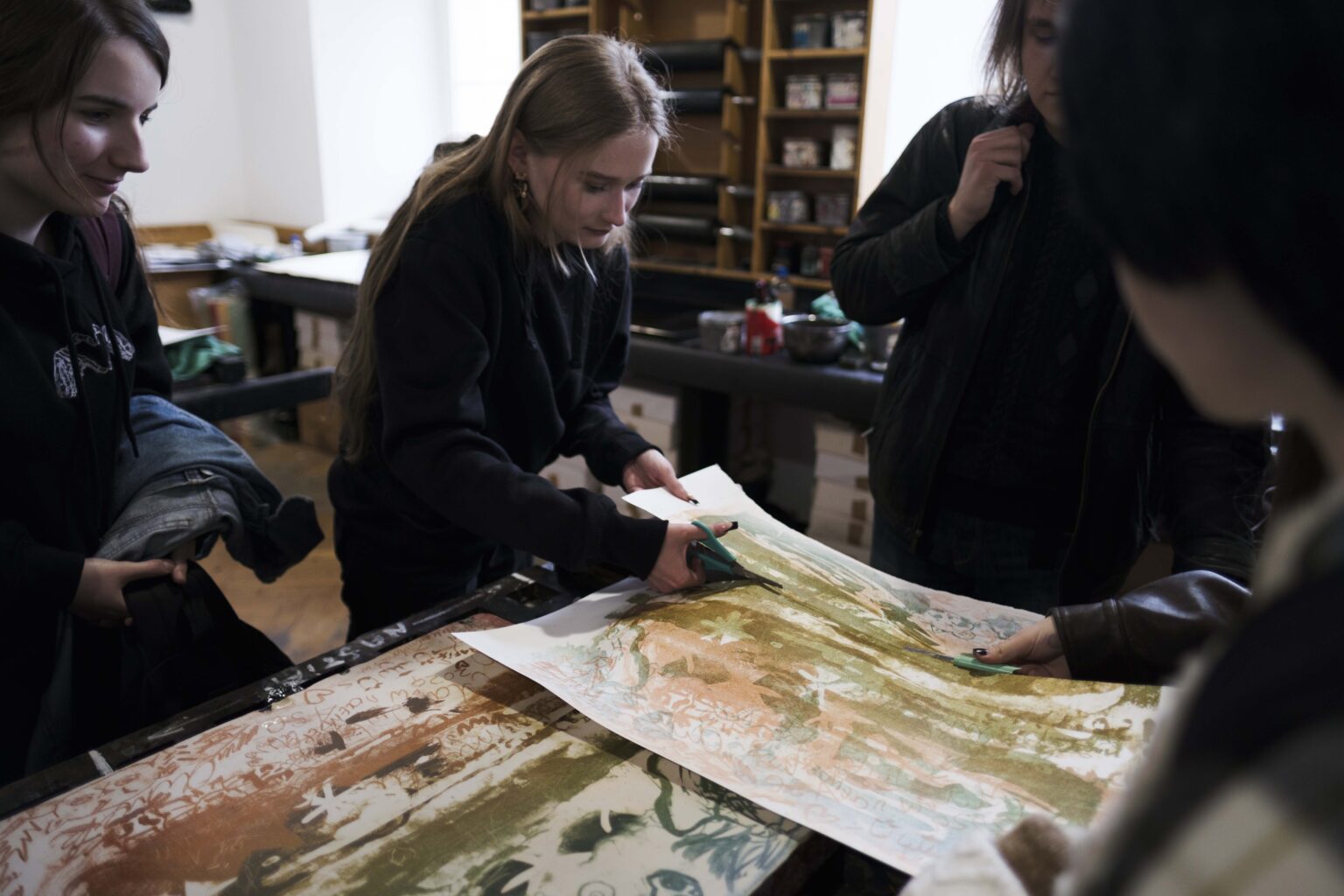 dwie osoby przy pracy