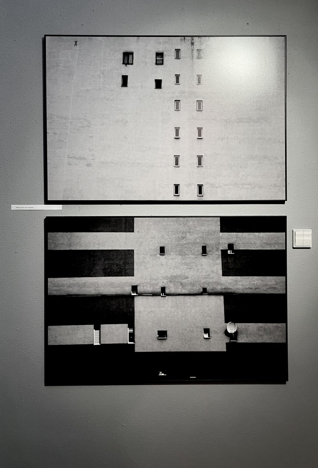 dwie czarno-białe fotografie przedstawiające budybki