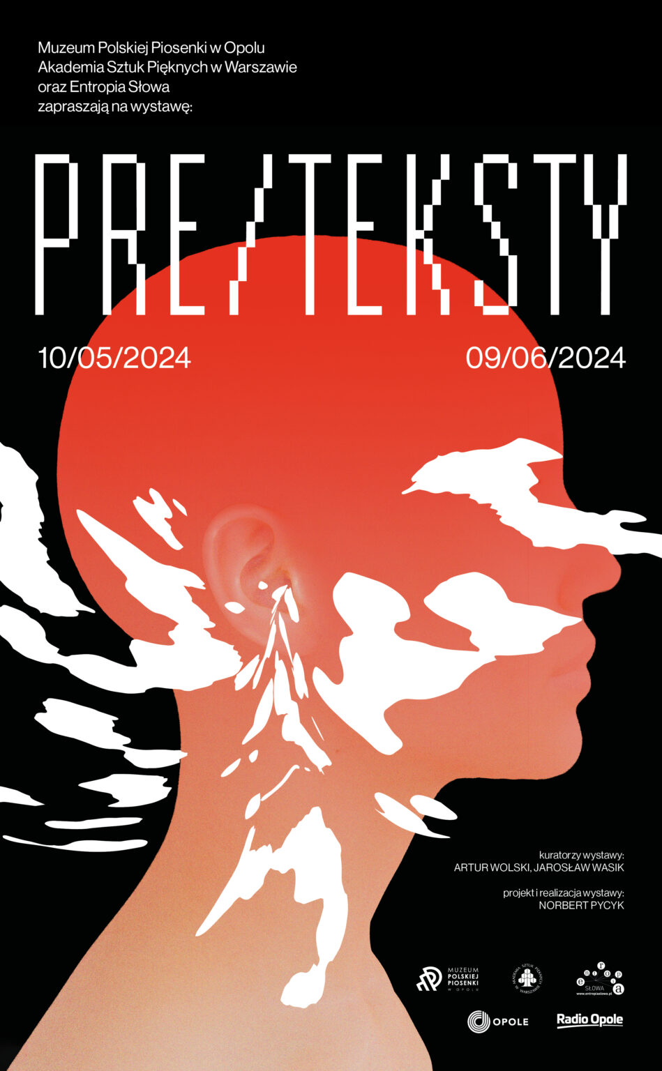 Motyw bezwłosej głowy w odcieniach czerwono-pomarańczowych, z białym elementem graficznym i tytułem wystawy