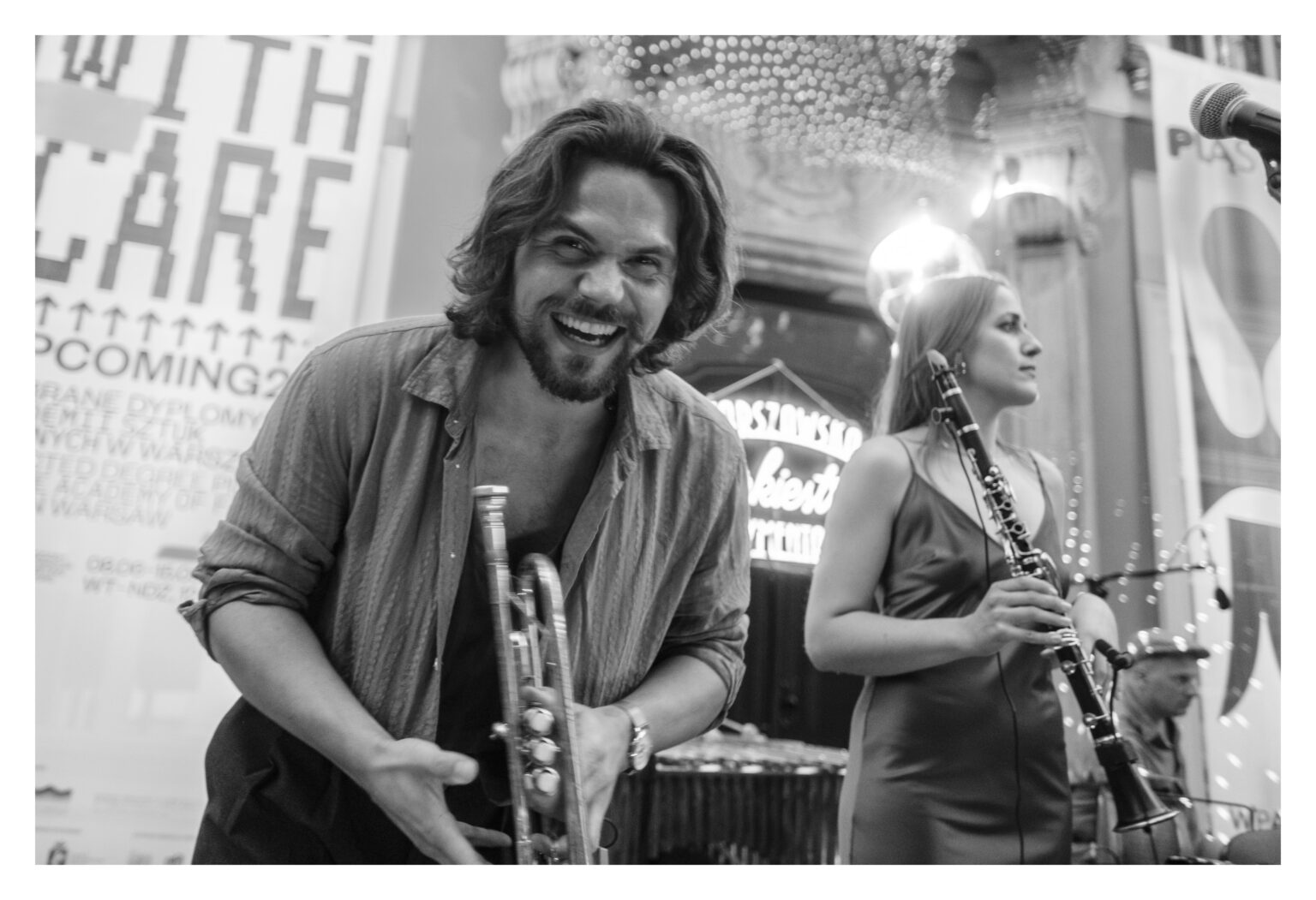 Uśmiechnięty mężczyzna.