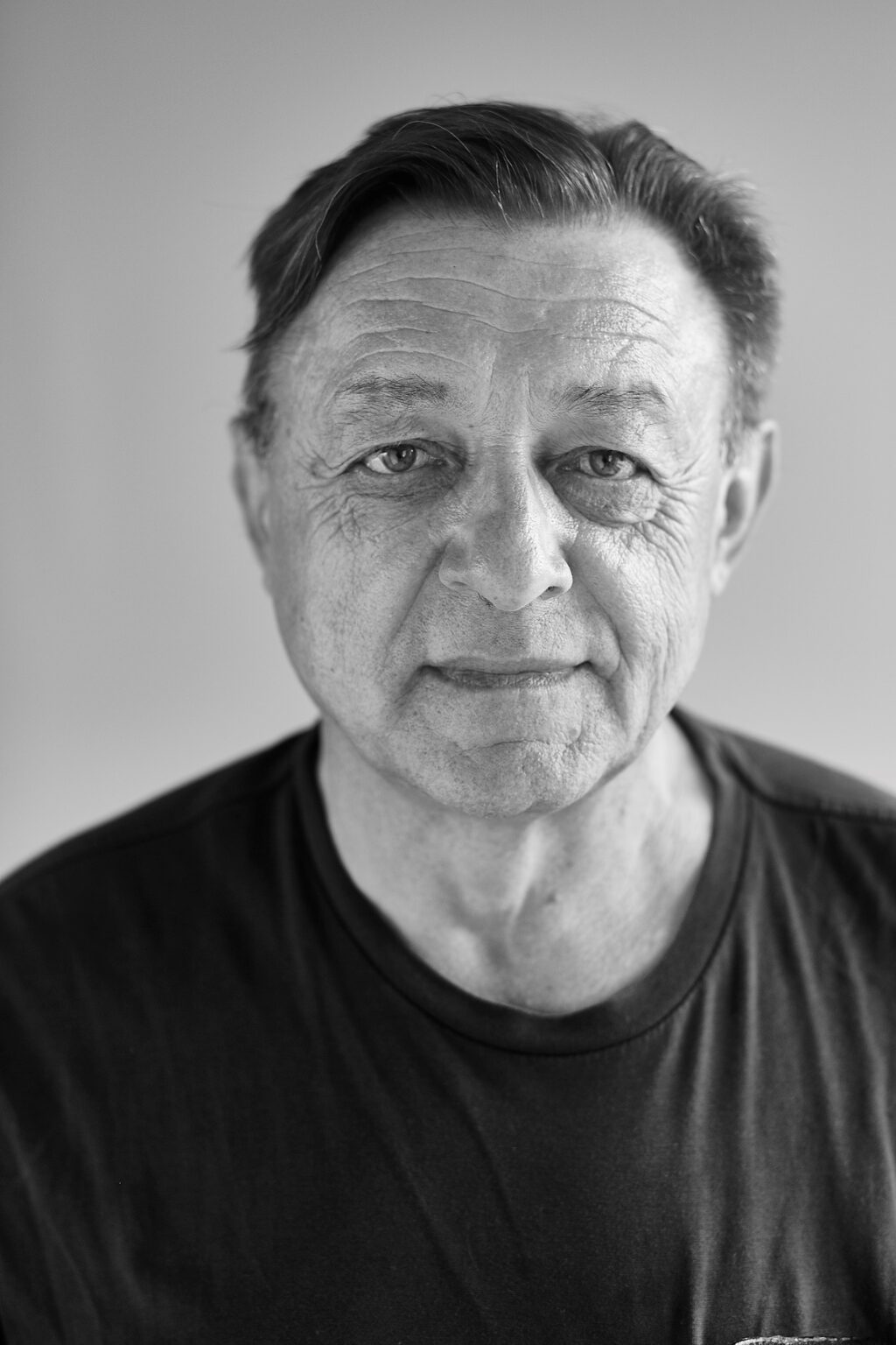 czarno-biały portret mężczyzny