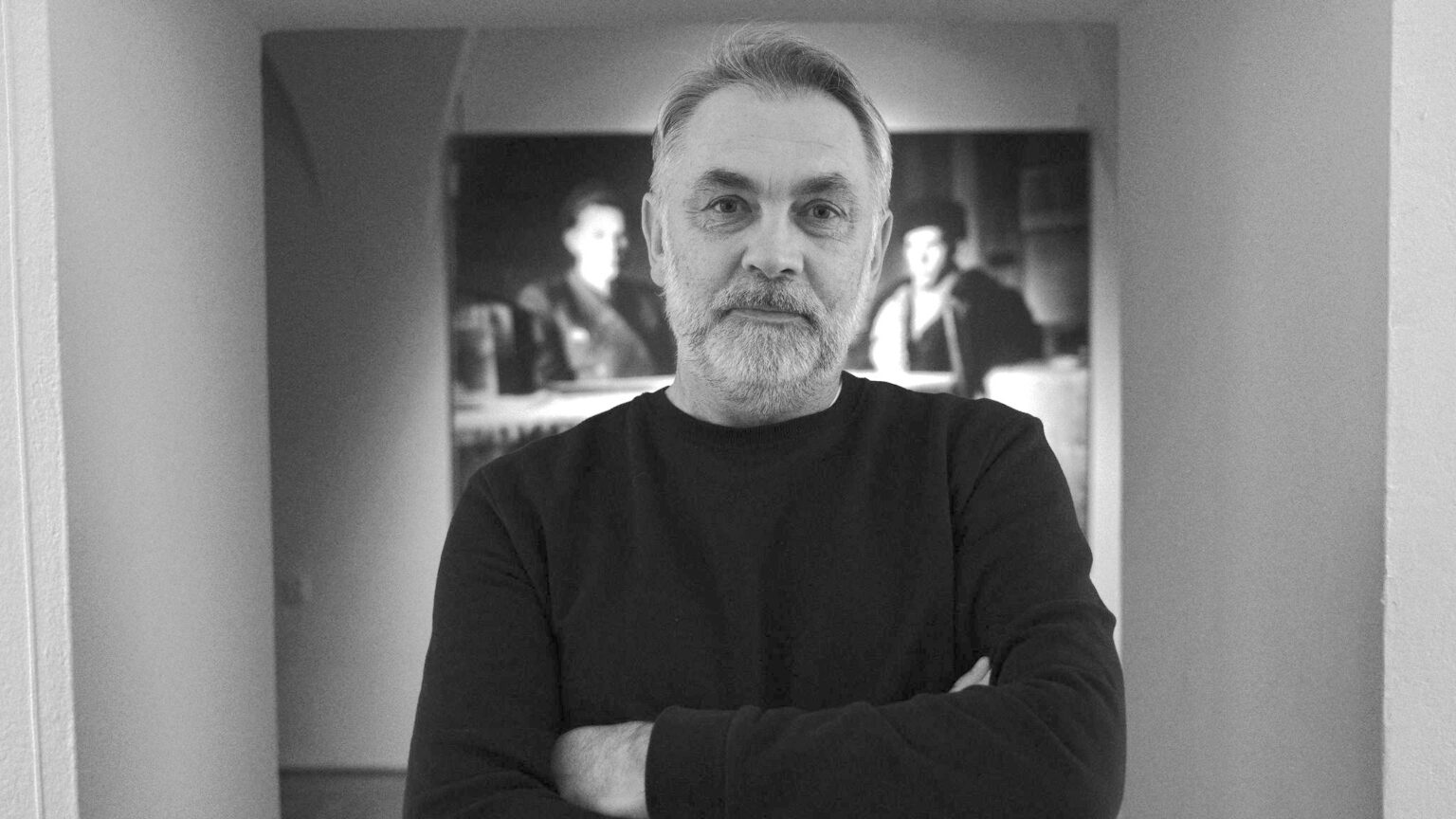 czarno-biały portret mężczyzny