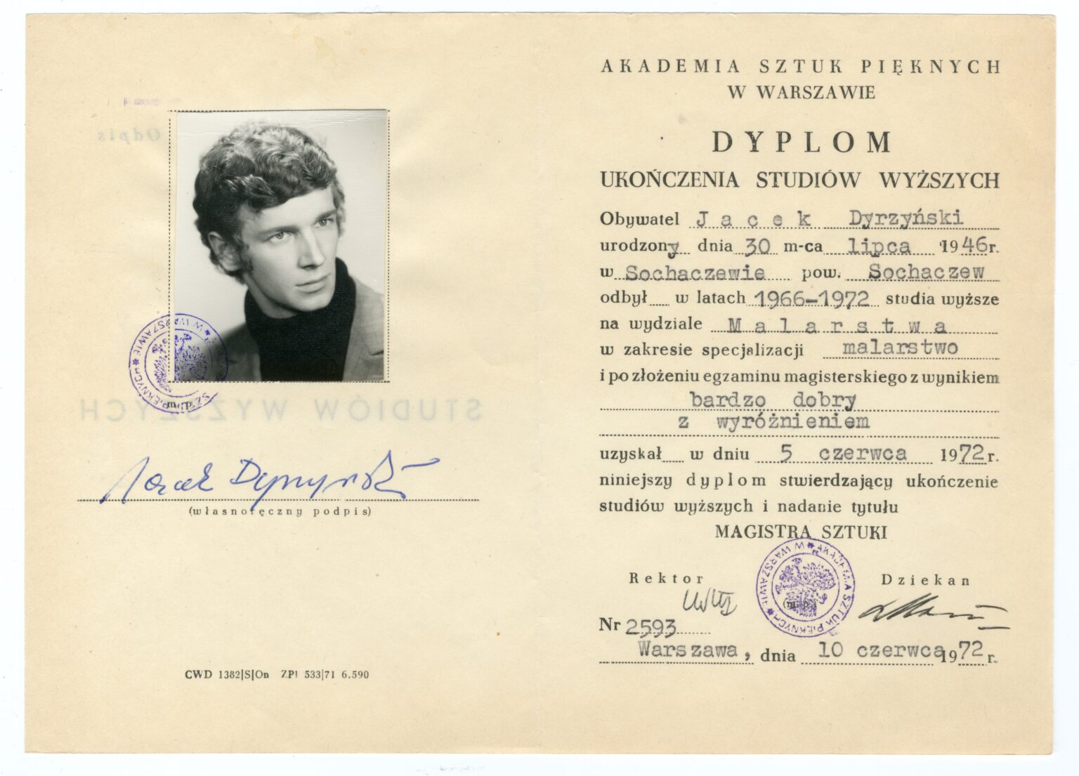 zdjęcie dyplomu z czarno-białym zdjęciem do dokumentów