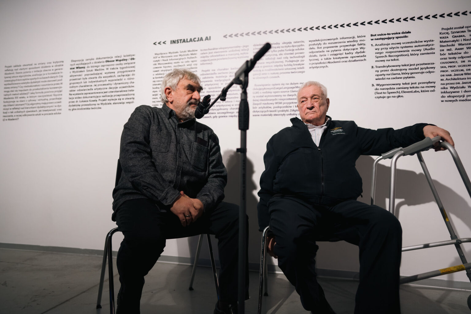 dwóch starszych mężczyzn