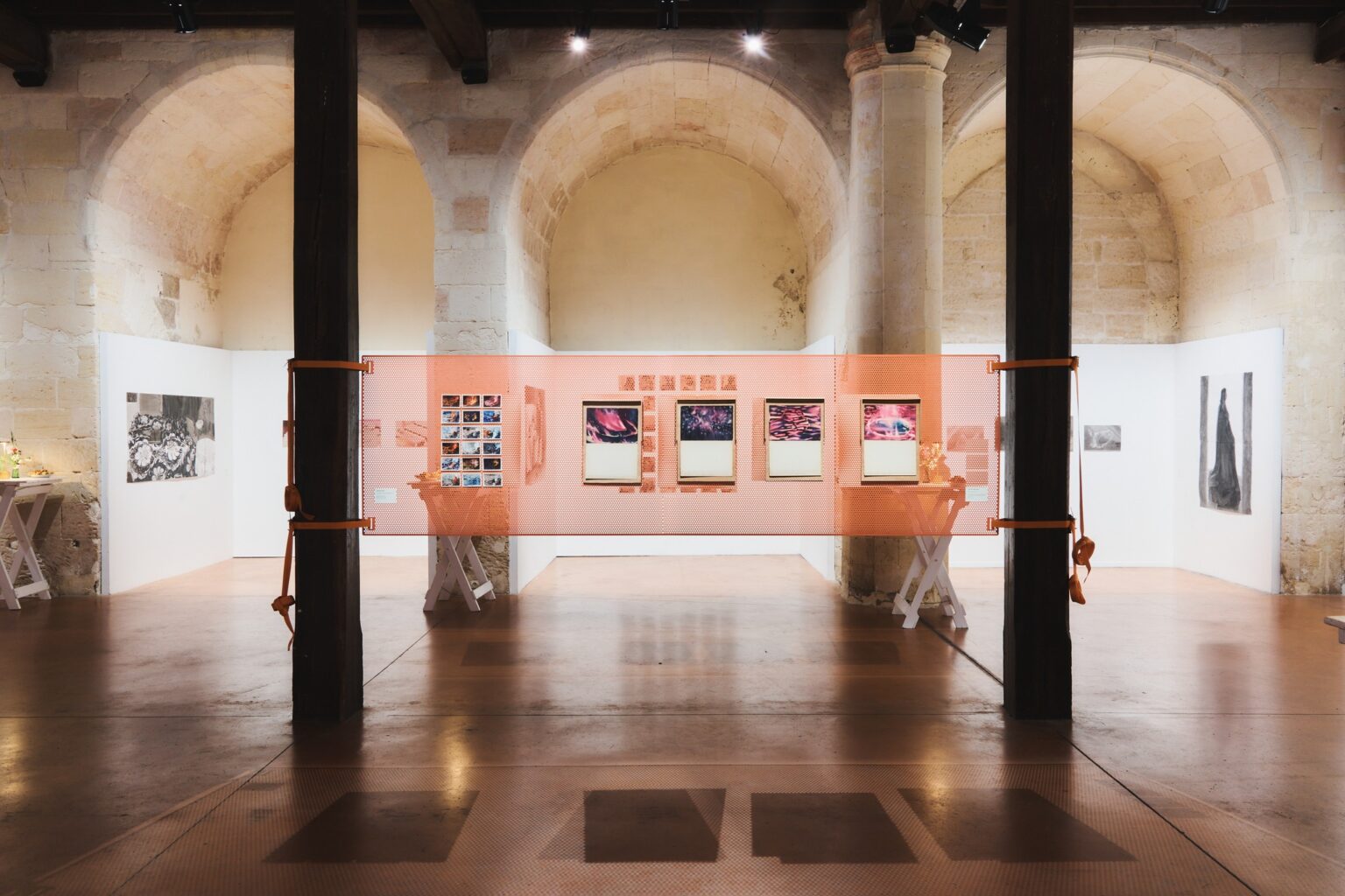 zdjęcie galerii z prezentowanymi pracami