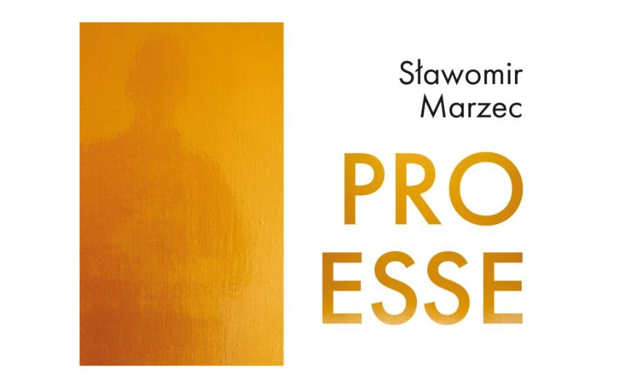 grafika z prostokątem w kolorze złotym zawierającym cień postaci, złoty napis "PRO ESS"E i napis "Sławomir Marzec"