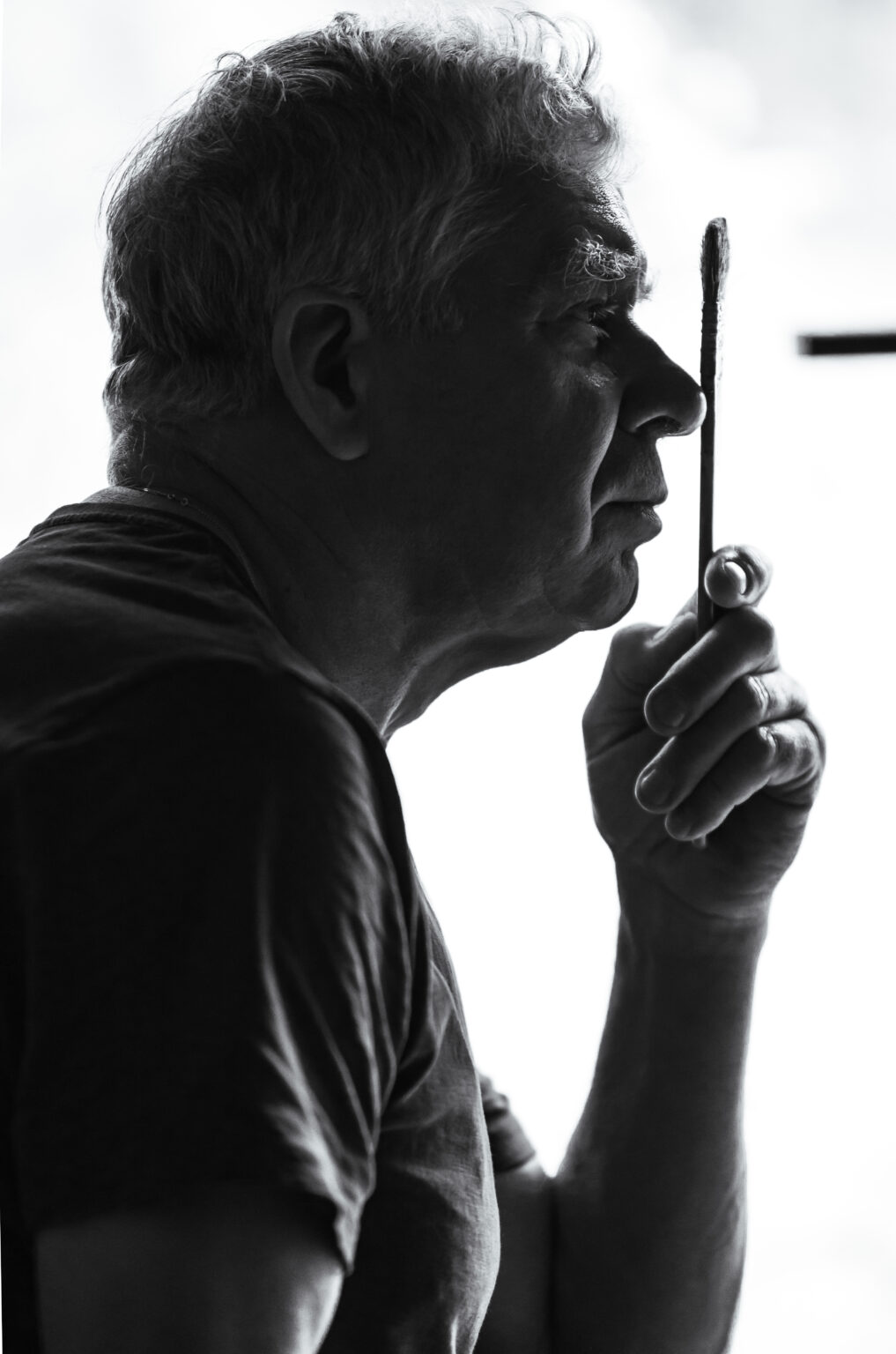 czarno-biały portret mężczyzny (profil)